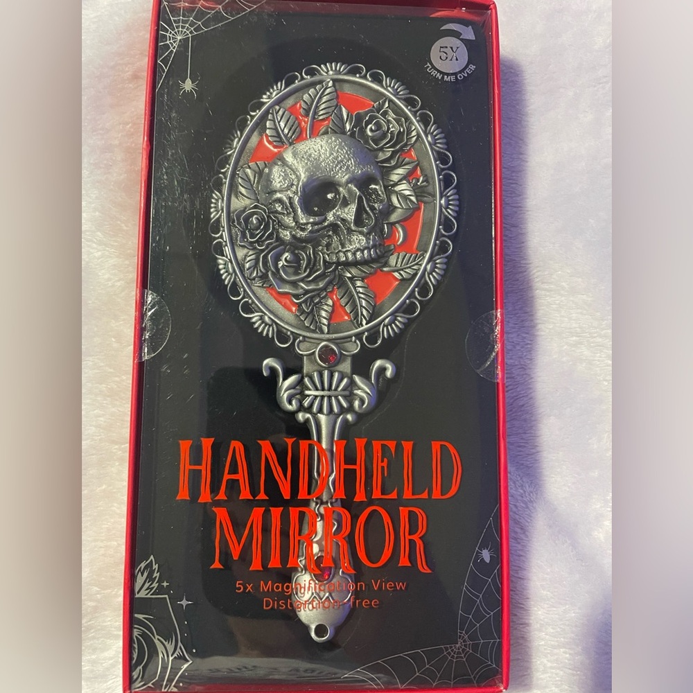 Skull Design Handheld Mirror - Picture 2 of 10
